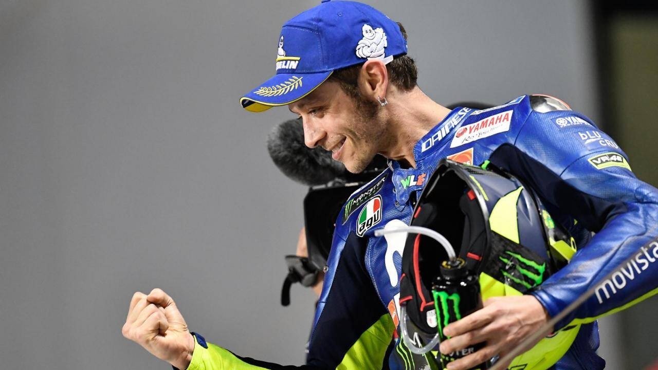 Huyền thoại đua xe MotoGP Valentino Rossi chính thức giải nghệ