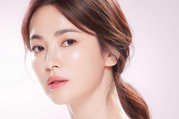 Song Hye Kyo bị chê về diễn xuất và cách làm đẹp khác lạ