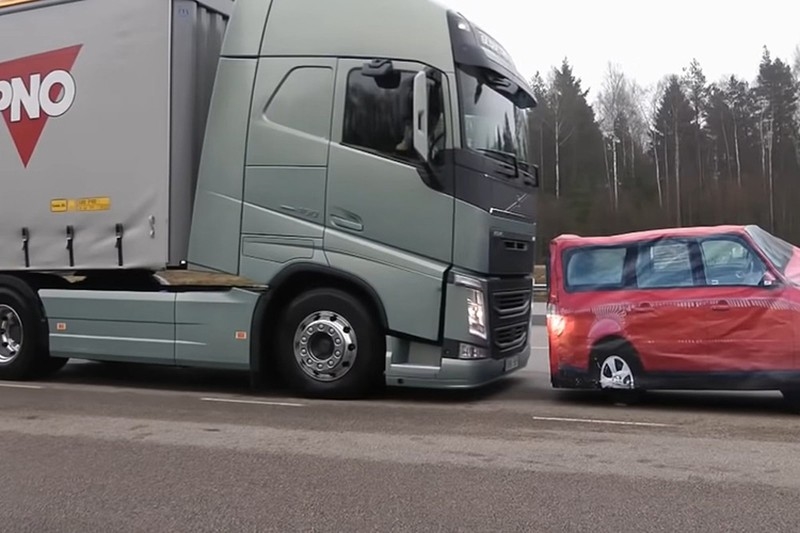 Đây là lý do tại sao xe Volvo cực kỳ an toàn