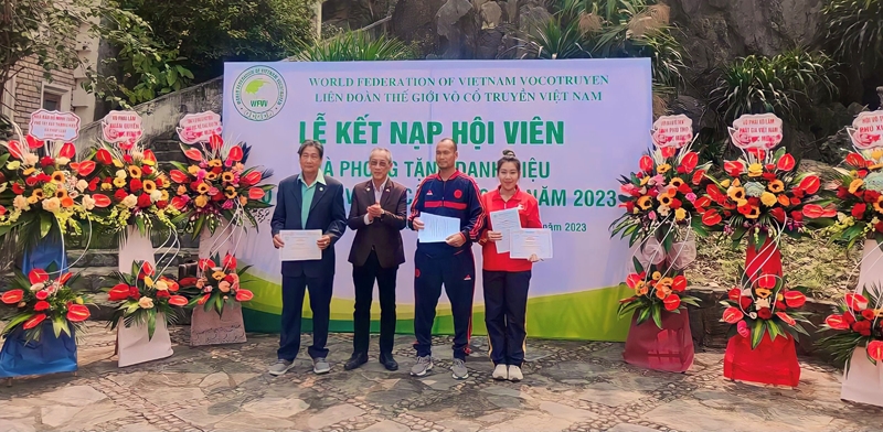 Liên đoàn thế giới Võ cổ truyền Việt Nam phong tặng danh hiệu các cấp Võ sư